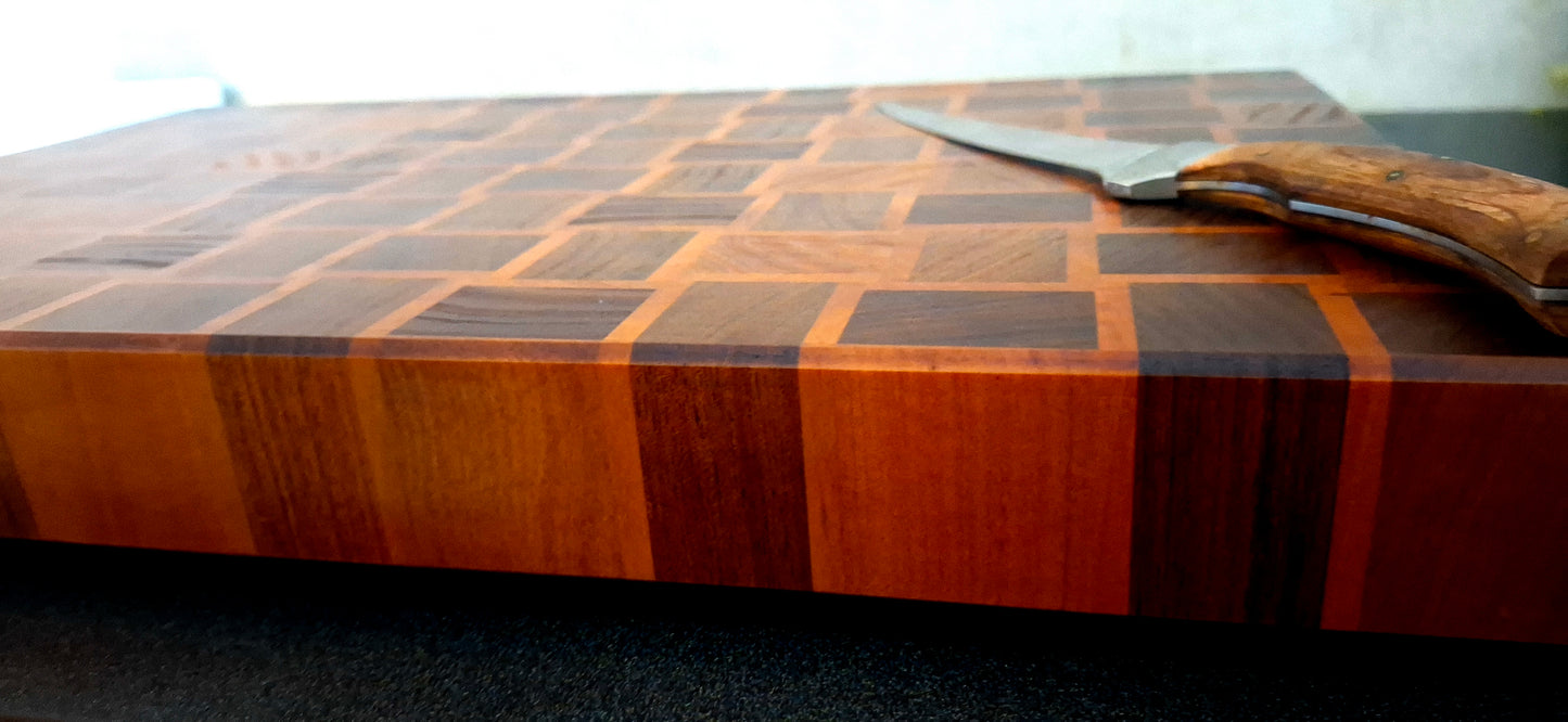 ESSENTIAL - TASMAINIAN MYRTLE & BLACKWOOD - END GRAIN