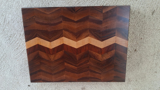 COMPACT - BLACK WALNUT + HARD ROCK MAPLE - CHEVRON END GRAIN