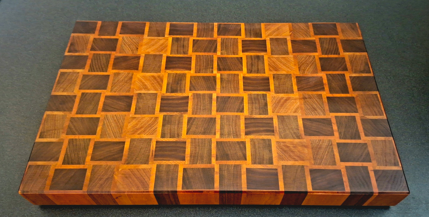 ESSENTIAL - TASMAINIAN MYRTLE & BLACKWOOD - END GRAIN