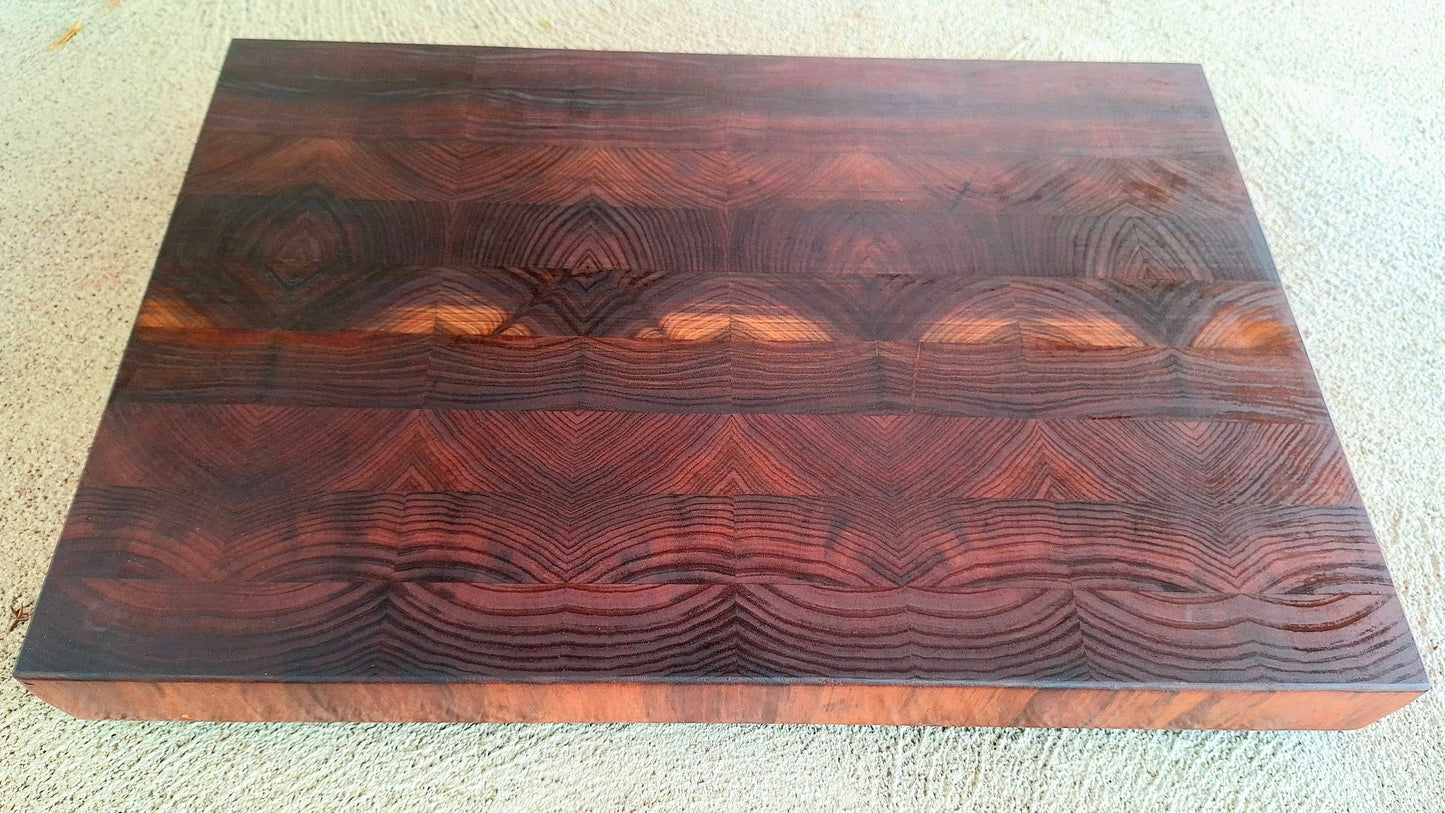 ESSENTIAL - OTWAY BLACKWOOD - END GRAIN