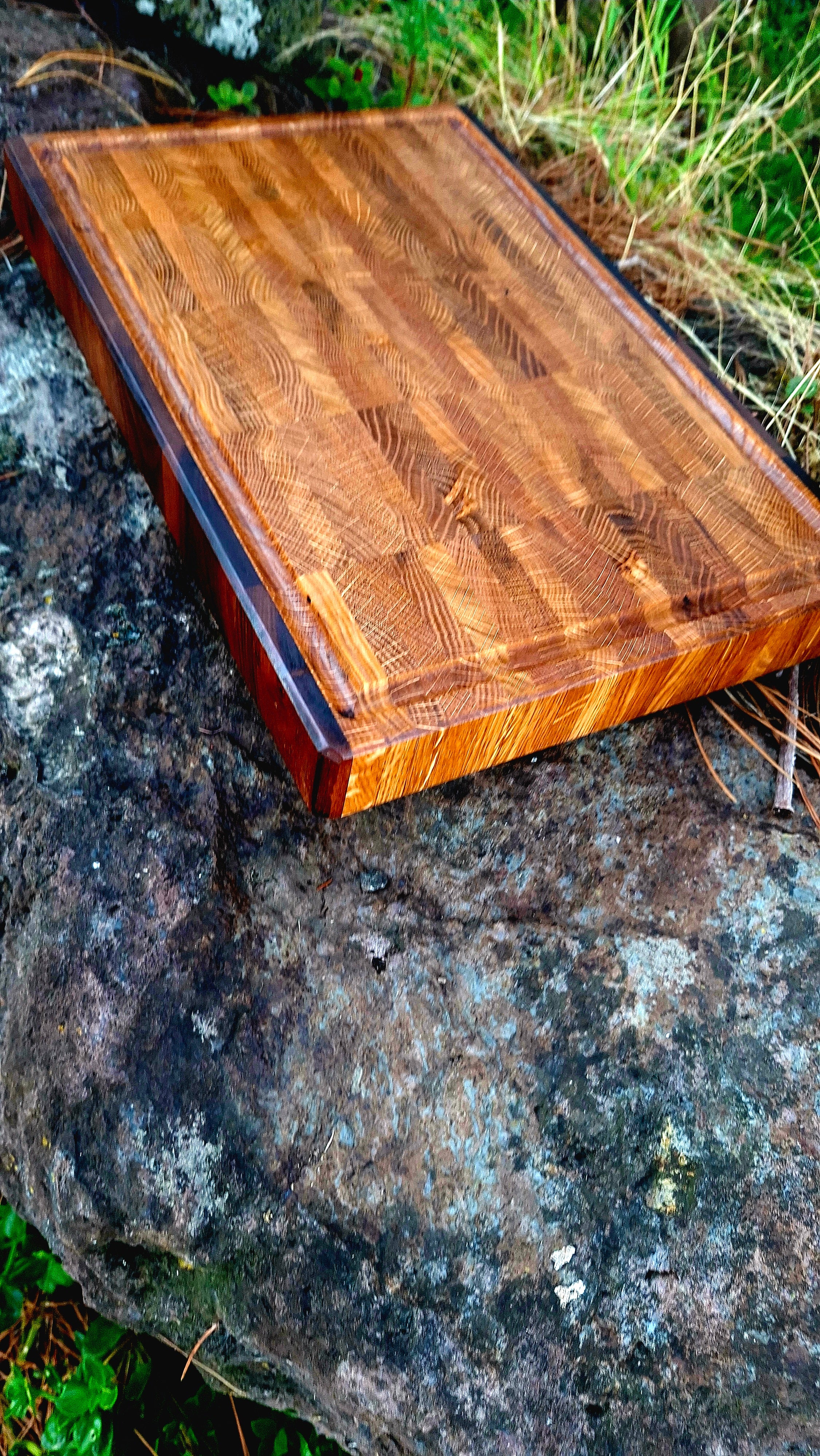 End Grain Cutting Board – American White Oak & Walnut | 400×270×47mm